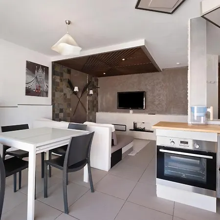 Le Maera Apartment *