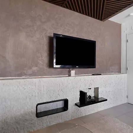 Le Maera Apartment *